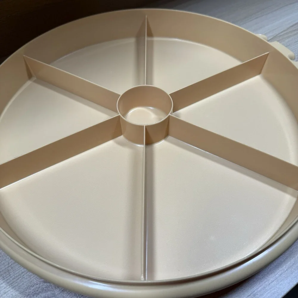 Tupperware vintage divided